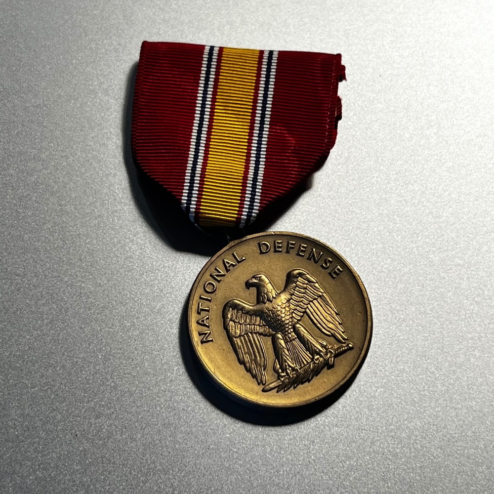 US Military National Defense Service Medal Bronze Eagle Ribbon Pin Back